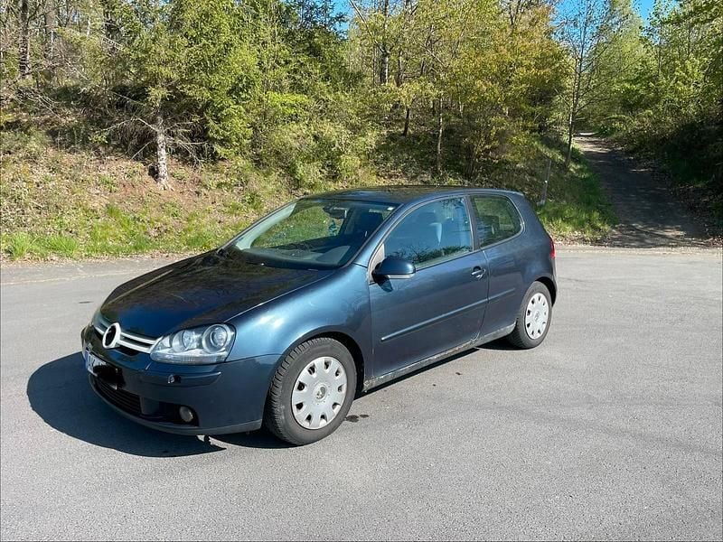 Używany VW Golf IV 105 KM (77 kW) 2004 Niebieski Sedan/Limuzyna