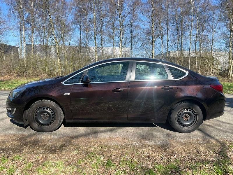 Gebraucht Opel Astra Cosmo 110 PS (80 kW) 2014 Braun Limousine