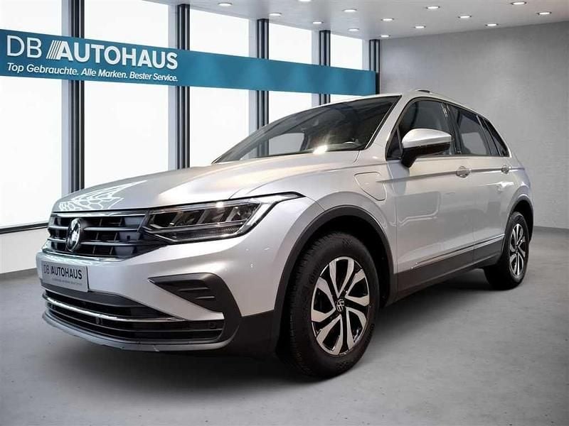 Gebraucht VW Tiguan Active 245 PS (180 kW) 2022 Silber SUV