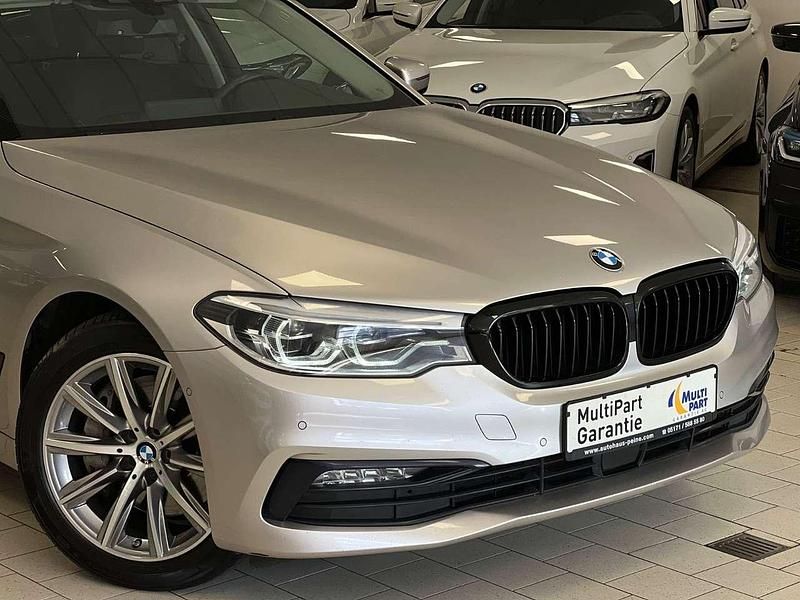 Gebraucht BMW 540 Sport Line 320 PS (235 kW) 2018 Rhodonitsilber metallic Kombi