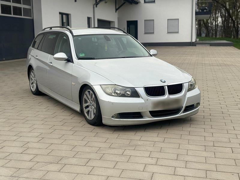 Gebraucht BMW 320 177 PS (130 kW) 2007 Silber Kombi