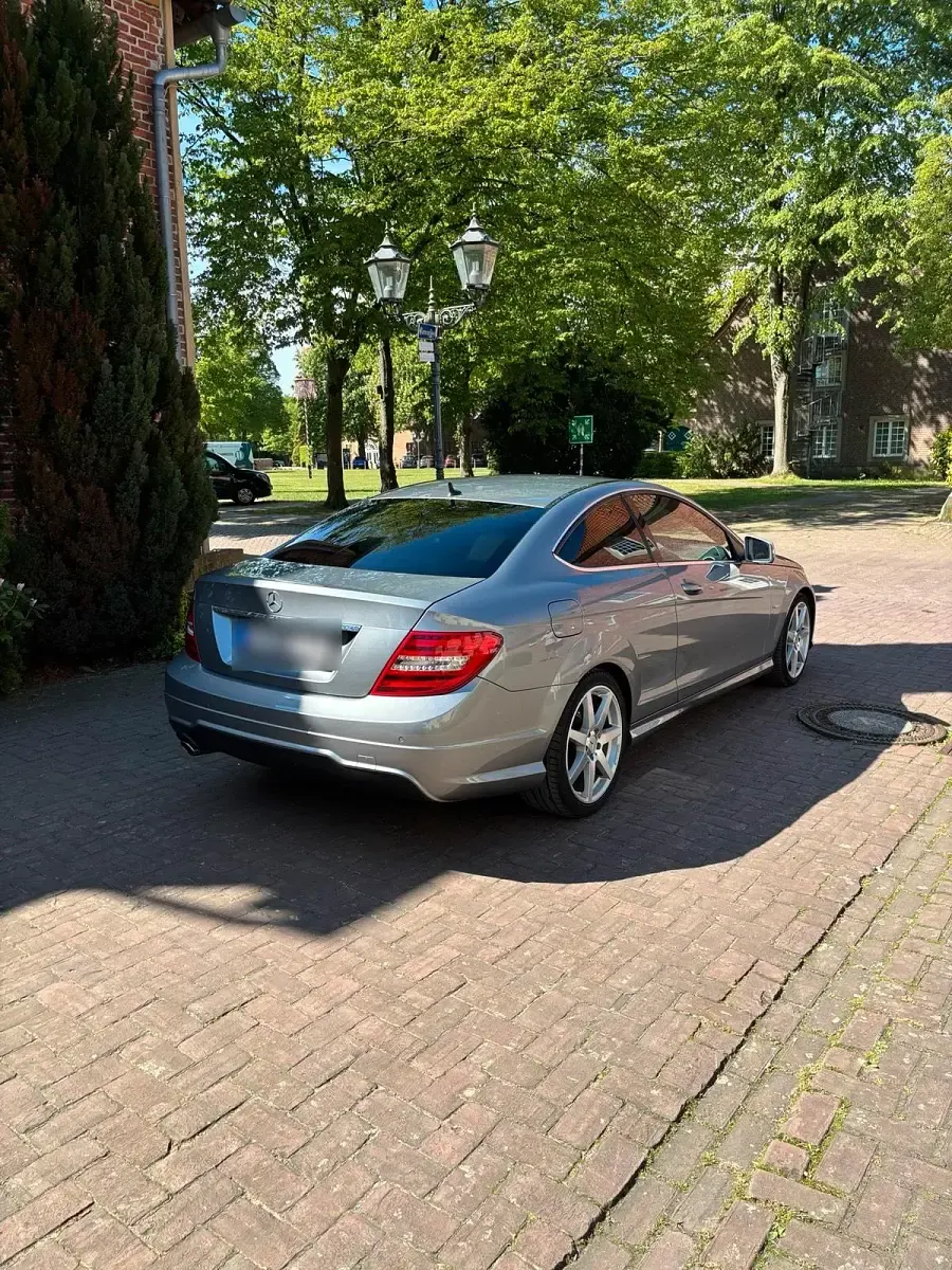 Gebraucht Mercedes C220 AMG 170 PS (125 kW) 2011 Grau Coupé