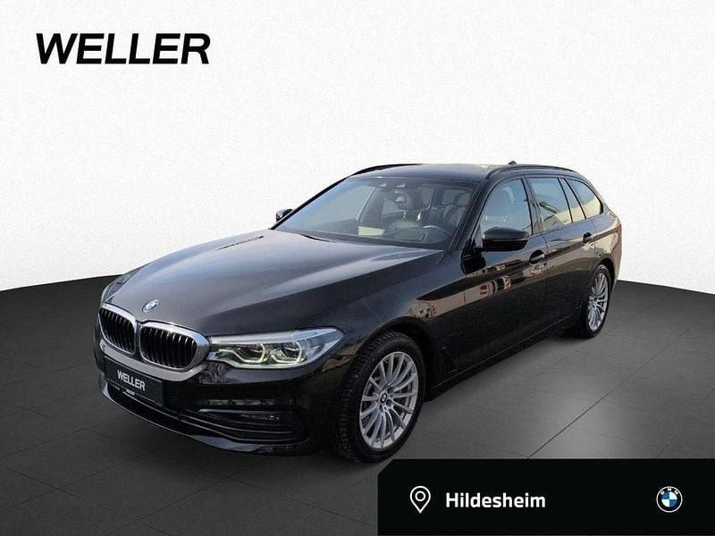 Black sapphire (schwarz) Gebraucht 2019 BMW 530 Comfort Edition Kombi | 27.400 € (Guter Preis) - Bild 1/4