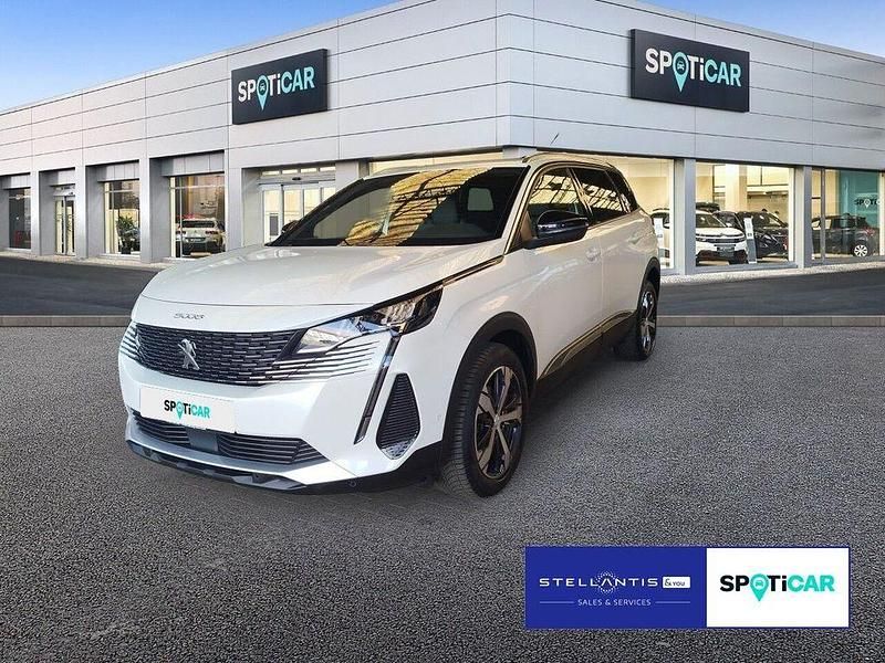 Weiß Gebraucht 2023 Peugeot 5008 Allure Van / Kleinbus | 25.990 € (Guter Preis) - Bild 1/4