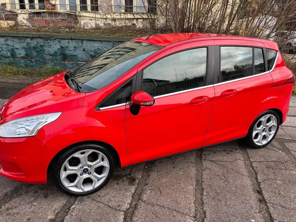 Second-hand Ford B-MAX 100 CP (73 kW) 2013 Roșu Monovolum