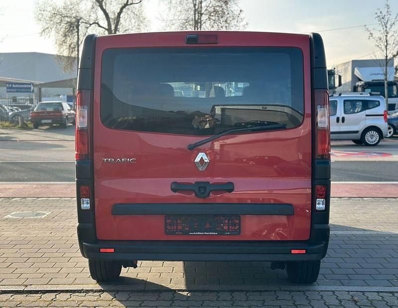 Gebraucht Renault Trafic Komfort 150 PS (110 kW) 2022 Rot Van / Kleinbus