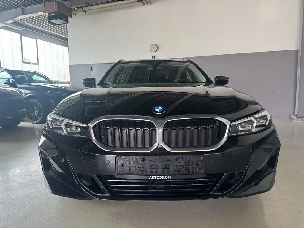 Gebraucht BMW 320 190 PS (139 kW) 2023 Schwarz Kombi