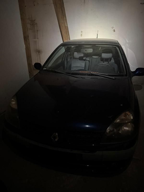 Blau Gebraucht 2003 Renault Clio II Kleinwagen | 1.250 € (Fairer Preis) - Bild 1/3