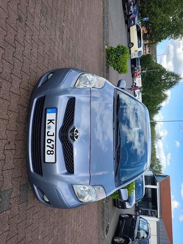 Grau Gebraucht 2010 Toyota Yaris Kleinwagen | 5.200 € (Fairer Preis) - Bild 1/4