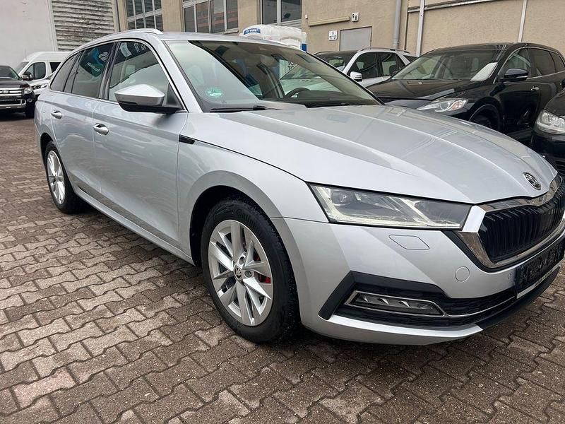 Gebraucht Skoda Octavia First Edition 131 PS (96 kW) 2021 Silber Kombi