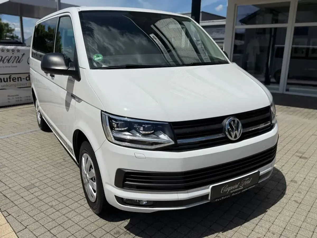 Gebraucht VW Multivan 102 PS (75 kW) 2018 Candyweiß Van / Kleinbus