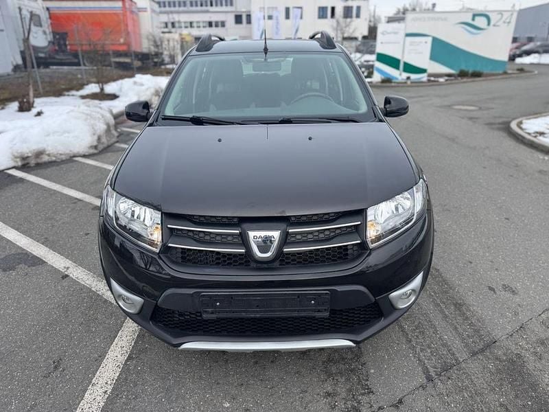 Schwarz Gebraucht 2014 Dacia Sandero Prestige Limousine | 5.500 € (Guter Preis) - Bild 1/4