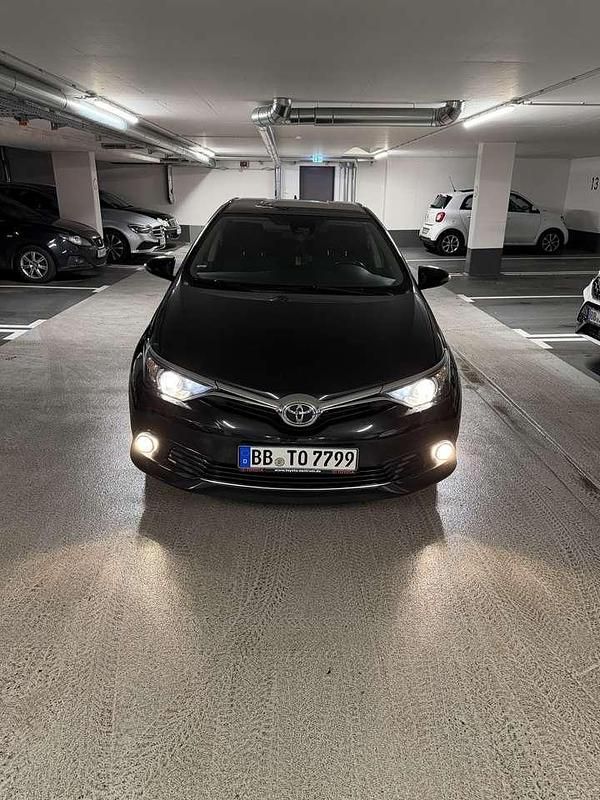 Gebraucht 2017 Toyota Auris Comfort Limousine | 10.300 € (Fairer Preis) - Bild 1/4