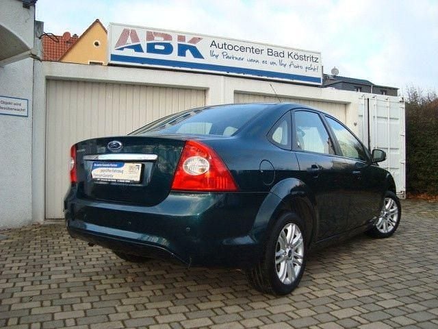 Brugt Ford Focus Ghia 101 HK (74 kW) 2009 Grøn Sedan