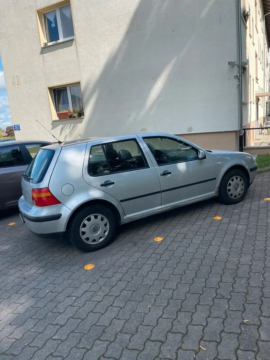 Second-hand VW Golf IV 75 CP (55 kW) 2003 Gri Hatchback