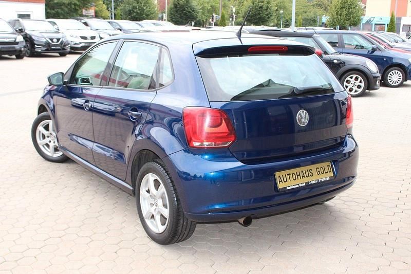 Gebraucht VW Polo Comfortline 86 PS (63 kW) 2010 Blau Limousine