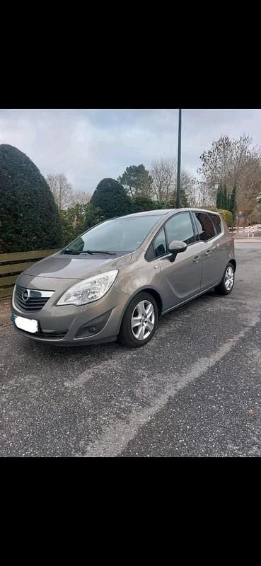 Gebraucht Opel Meriva 101 PS (74 kW) 2011 Braun Van / Kleinbus