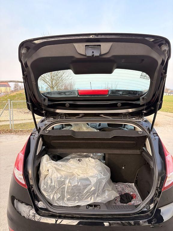 Gebraucht Ford Fiesta 82 PS (60 kW) 2016 Schwarz Kleinwagen