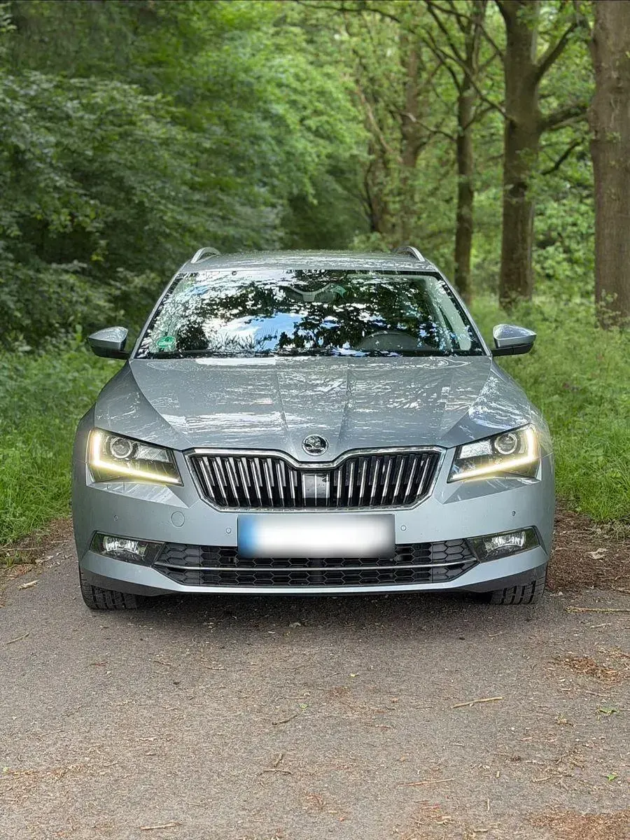 Gebraucht Skoda Superb 150 PS (110 kW) 2017 Silber Kombi