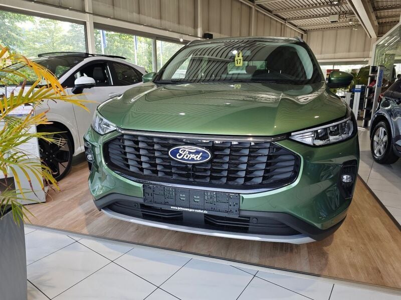 Gebraucht Ford Kuga Titanium 186 PS (136 kW) 2024 Grün SUV