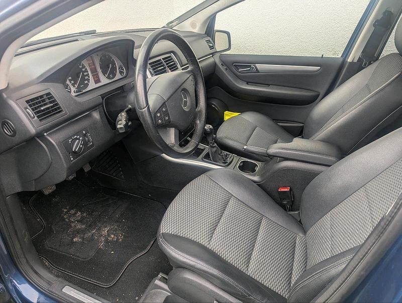 Gebraucht Mercedes B160 95 PS (69 kW) 2009 Blau Van / Kleinbus