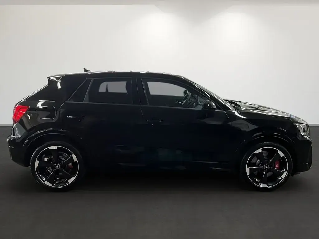 Neu Audi SQ2 Sport 300 PS (220 kW) 2026 Schwarz SUV