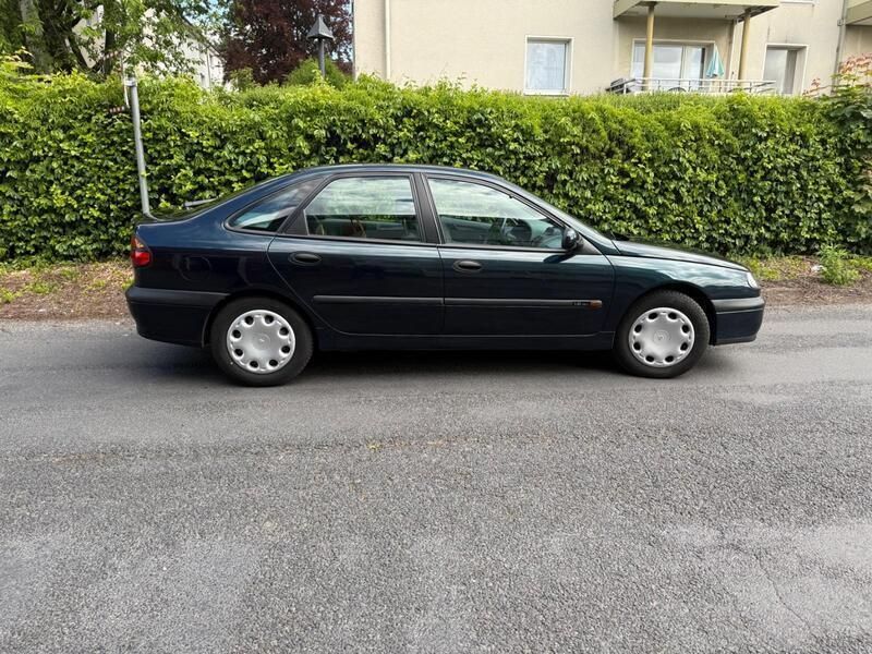 Grün Gebraucht 2000 Renault Laguna Limousine | 2.400 € - Bild 1/4