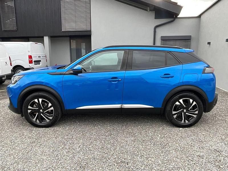 Gebraucht Peugeot e-2008 Allure 100 kW (136 PS) 2021 Blau SUV