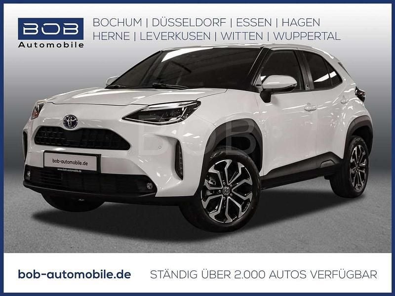 Weiß Gebraucht 2024 Toyota Yaris Cross Team SUV | 24.777 € (Guter Preis) - Bild 1/3
