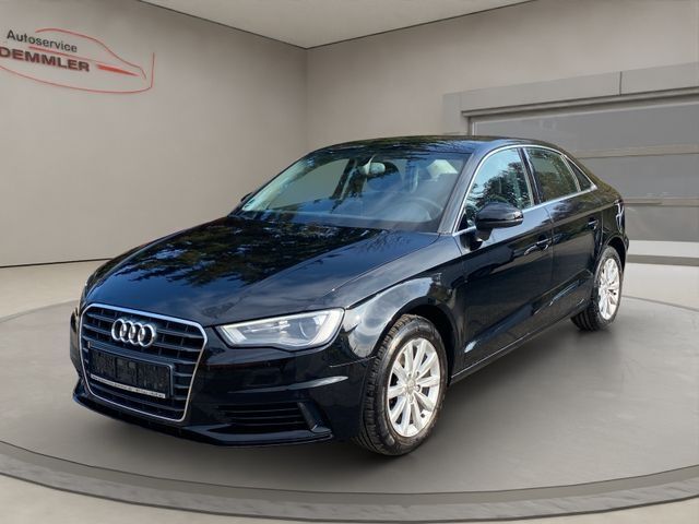 Schwarz Gebraucht 2015 Audi A3 Comfort Limousine | 14.800 € (Etwas zu teuer) - Bild 1/4