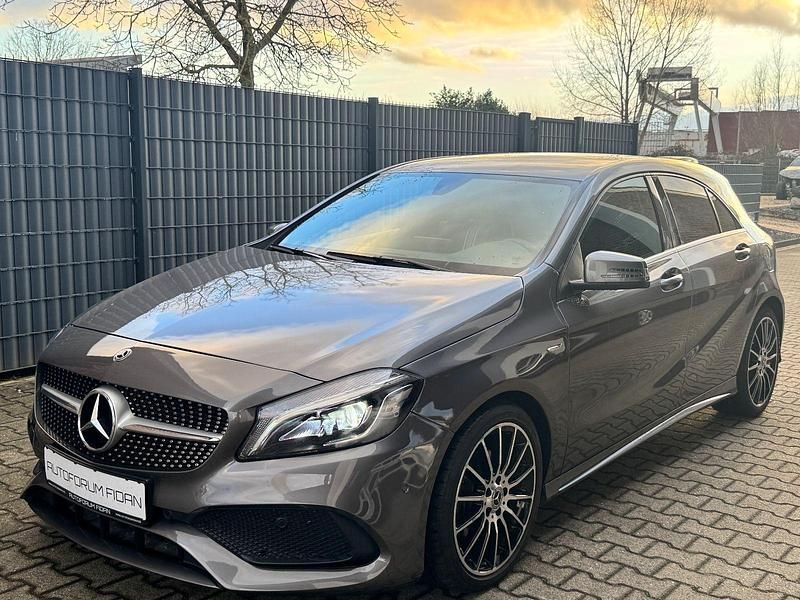 Gebraucht Mercedes A180 Edition 122 PS (89 kW) 2018 Grau Limousine