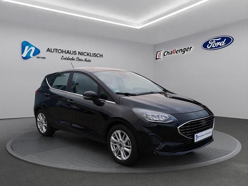 Schwarz Gebraucht 2023 Ford Fiesta Titanium Limousine | 17.990 € (Fairer Preis) - Bild 1/4