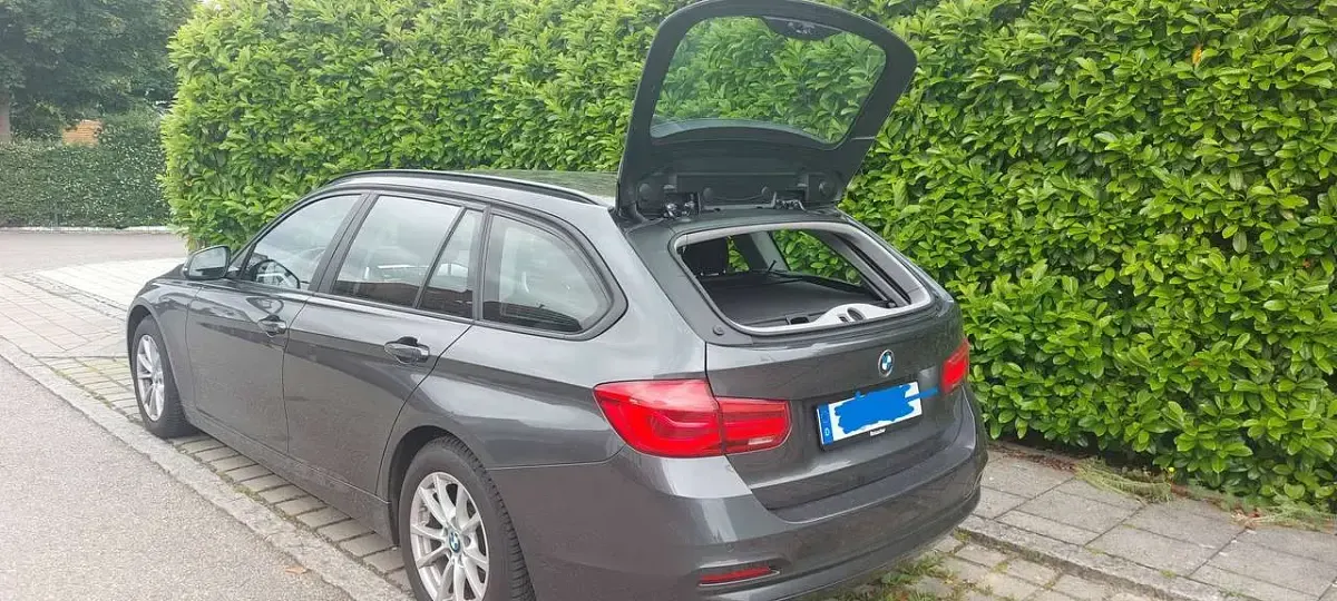 Gebraucht BMW 318 Advantage 150 PS (110 kW) 2019 Grau Kombi