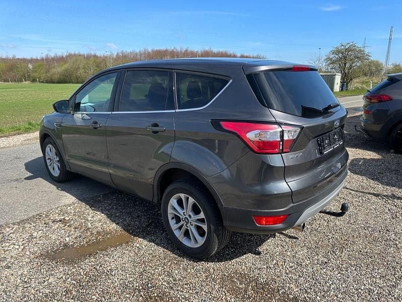 Używany Ford Kuga Titanium 120 KM (88 kW) 2017 Szary SUV