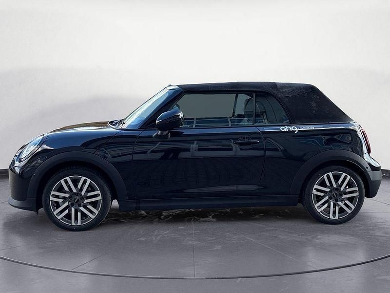 Second-hand Mini Cooper Cabriolet Classic 163 CP (119 kW) 2026 Negru Cabrio