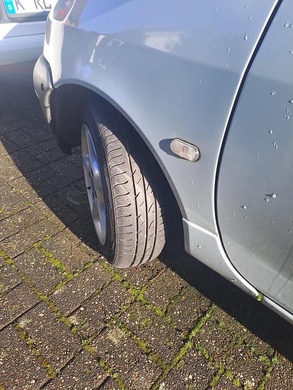 Gebraucht Renault Twingo 58 PS (42 kW) 2003 Silber Kleinwagen