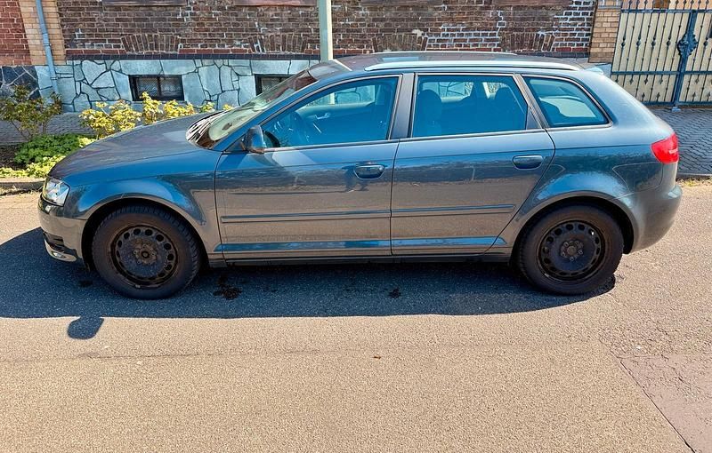 Gebraucht Audi A3 125 PS (91 kW) 2010 Blau Kleinwagen