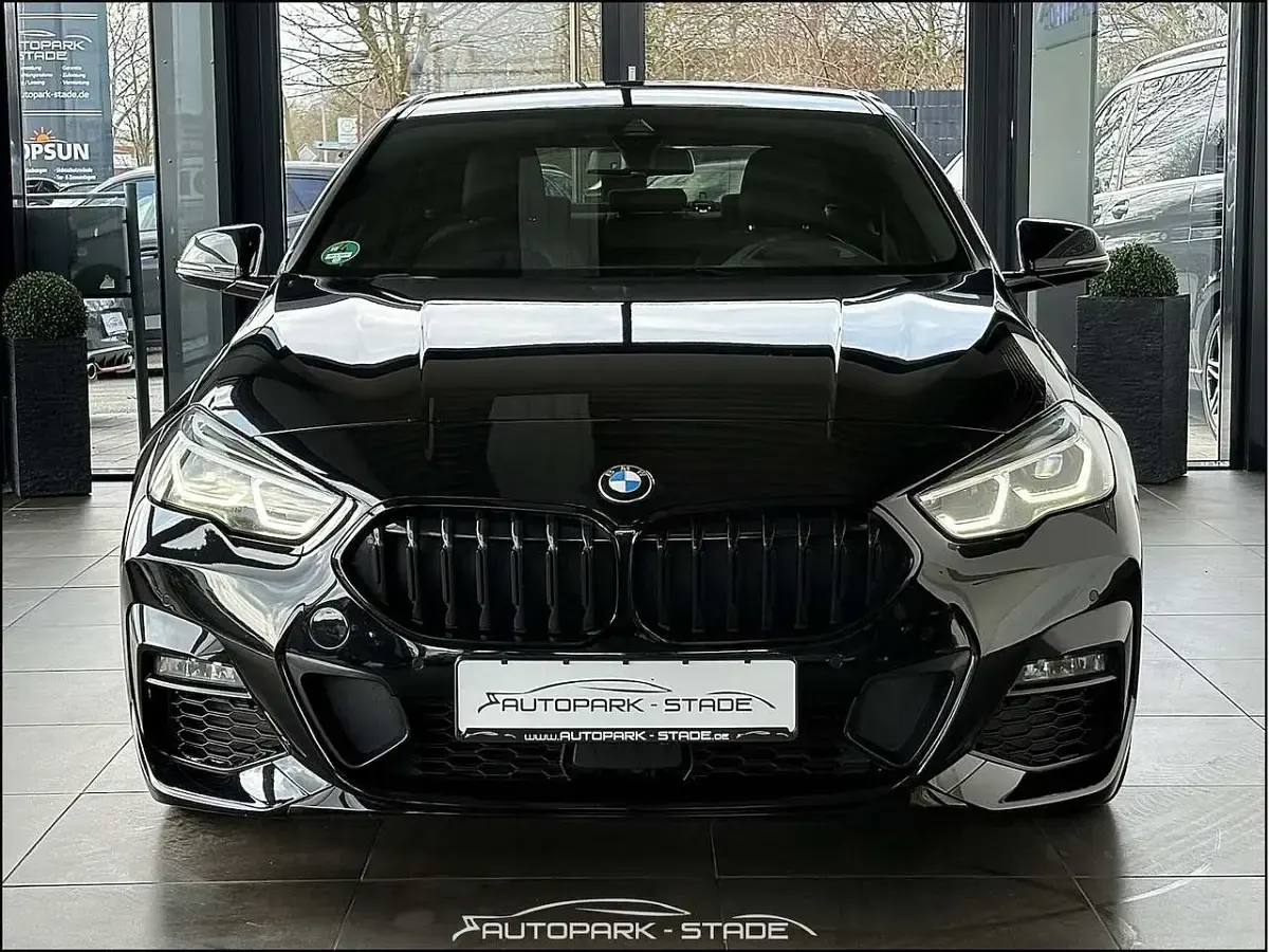 Gebraucht BMW 220 M Sport 190 PS (139 kW) 2021 Saphirschwarz Limousine