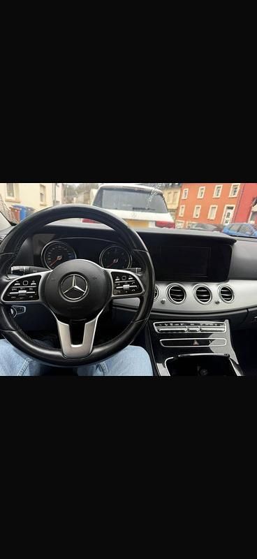 Gebraucht Mercedes E200 150 PS (110 kW) 2018 Schwarz Limousine