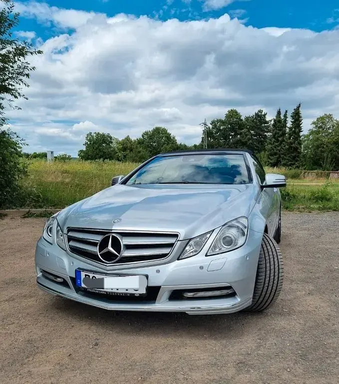 Gebraucht Mercedes E250 Avantgarde 204 PS (150 kW) 2011 Silber Cabrio