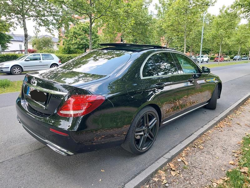 Gebraucht Mercedes E300 245 PS (180 kW) 2019 Schwarz Limousine