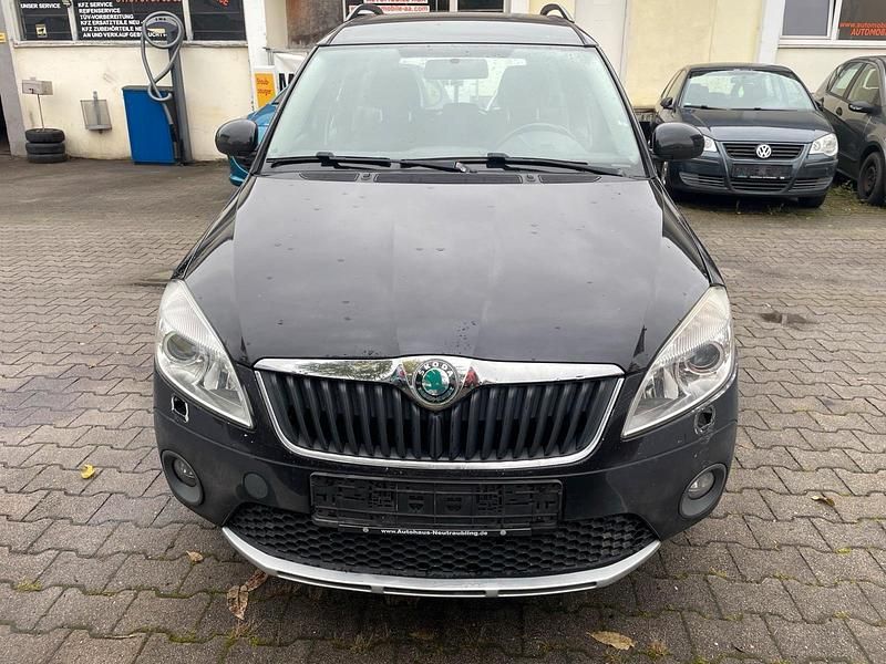 Gebraucht Skoda Roomster 75 PS (55 kW) 2013 Schwarz Van / Kleinbus