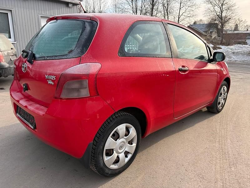 Gebraucht Toyota Yaris 87 PS (63 kW) 2008 Rot Kleinwagen