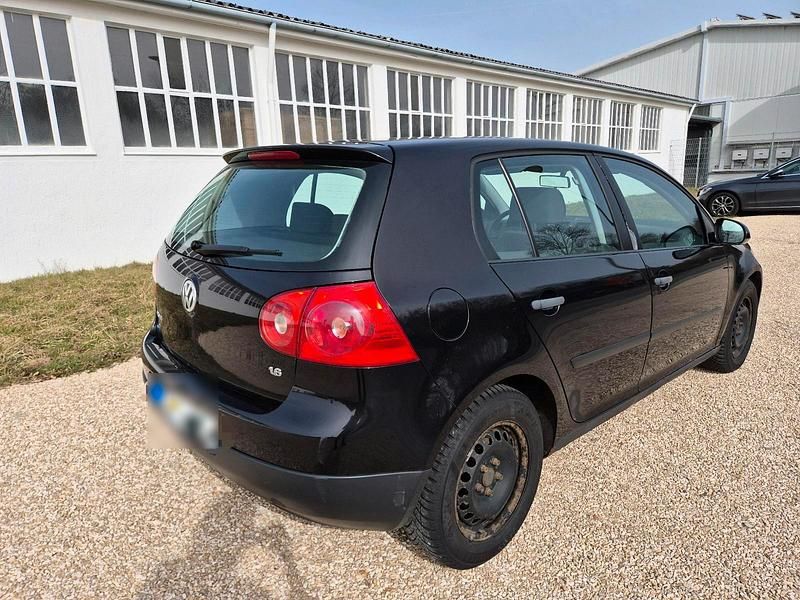 Gebraucht VW Golf V 102 PS (75 kW) 2005 Schwarz Kleinwagen