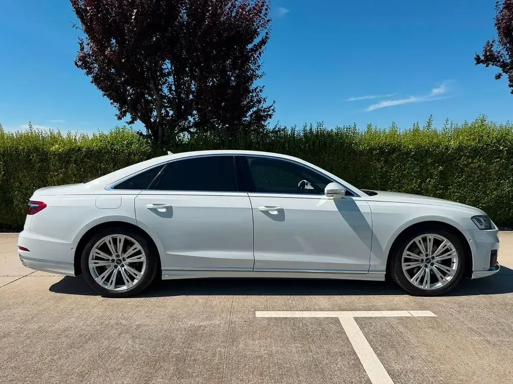 Gebraucht Audi A8 Sport 286 PS (210 kW) 2022 Weiß Limousine