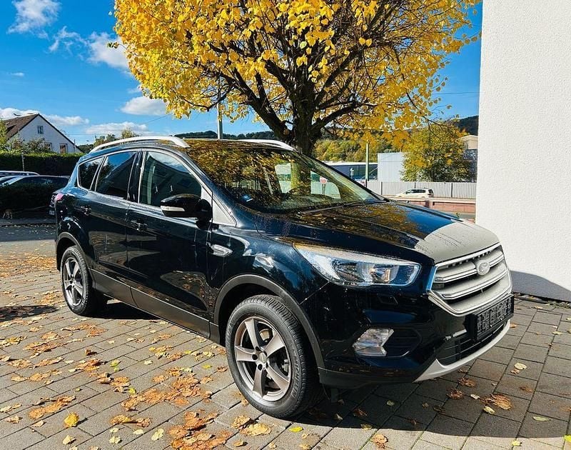 Schwarz Gebraucht 2018 Ford Kuga Trend SUV | 14.500 € (Guter Preis) - Bild 1/4