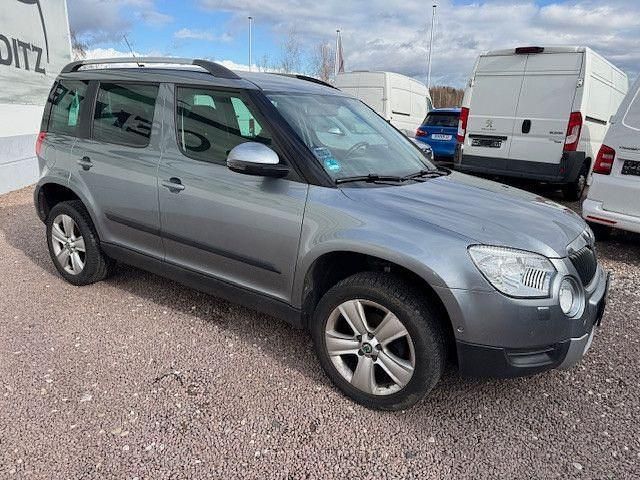 Gebraucht Skoda Yeti 105 PS (77 kW) 2012 Grau SUV