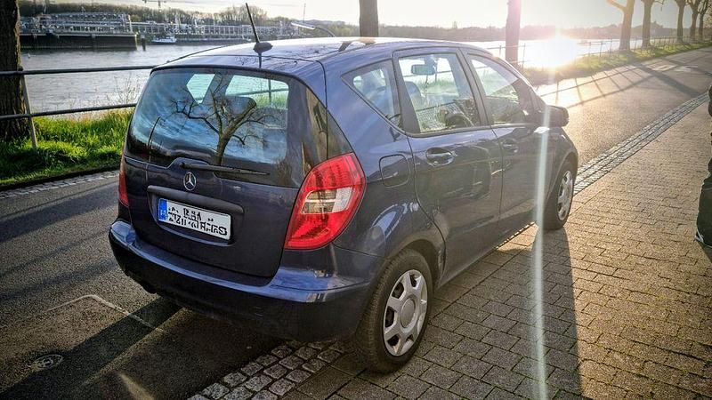 Gebraucht Mercedes A160 95 PS (69 kW) 2011 Blau Van / Kleinbus