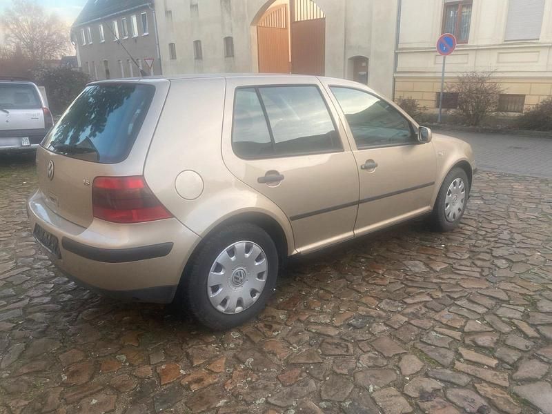 Gebraucht VW Golf IV Edition 105 PS (77 kW) 2001 Gold Limousine