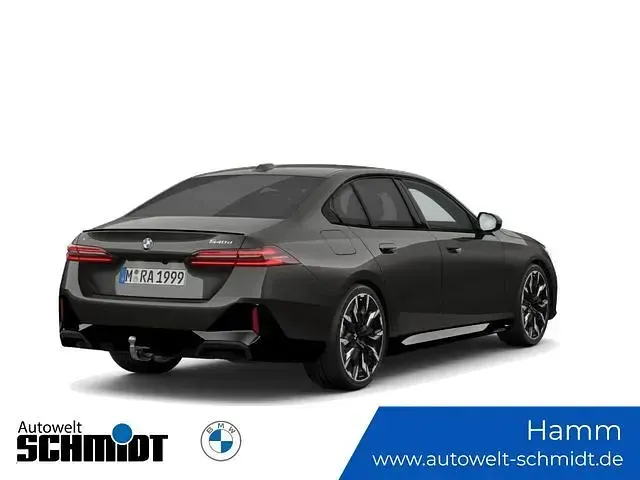 Neu BMW 540 M Sport 303 PS (222 kW) 2026 Sophistograu brillanteffekt Limousine